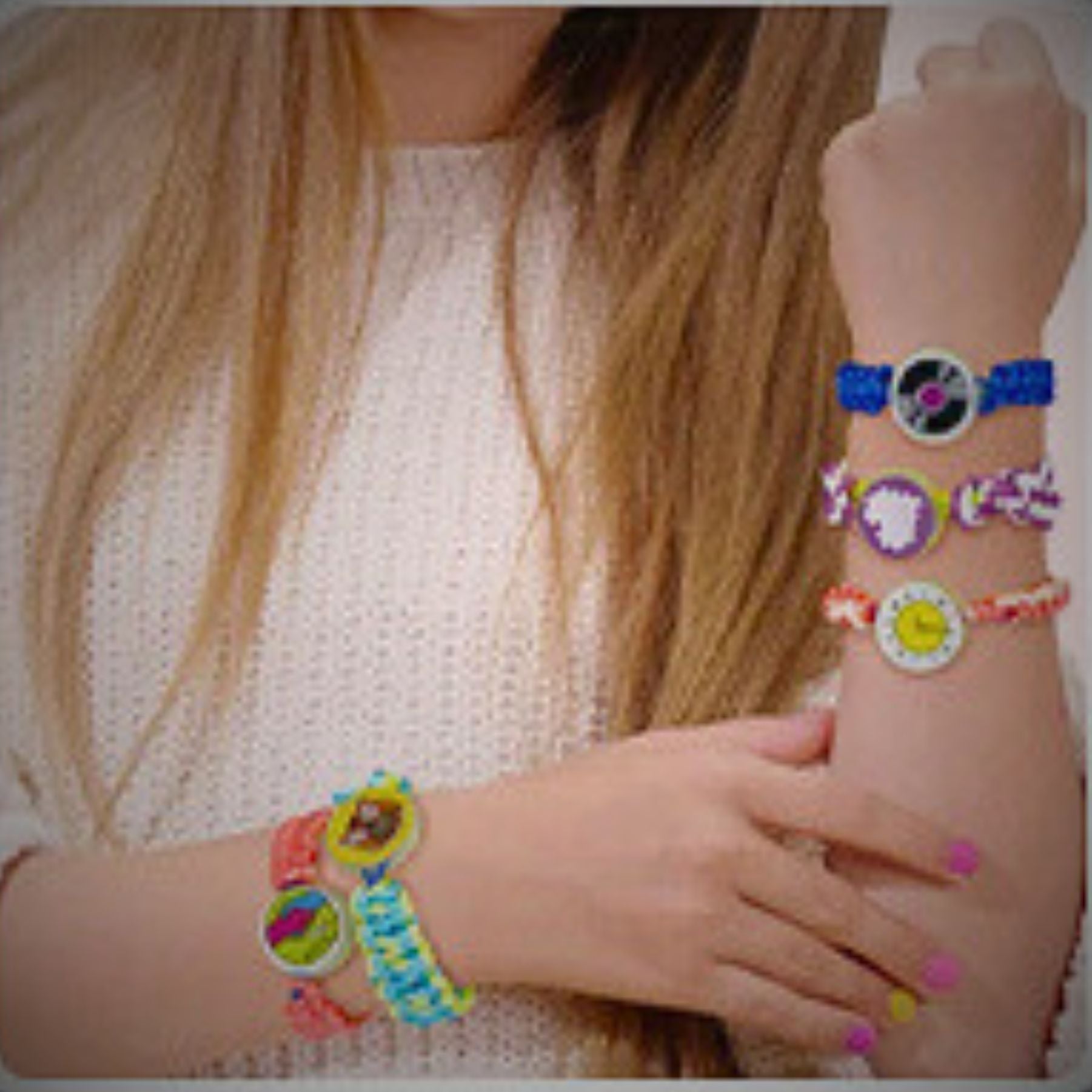 BRACELET-TRESSÉ-DE-L-AMITIÉ