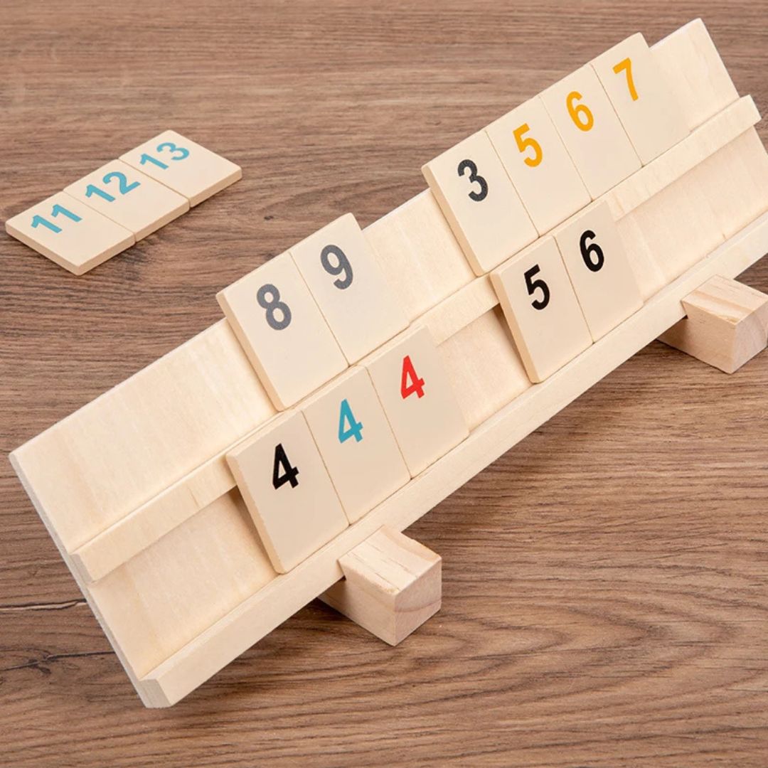 Rummy-en-bois-jeu-de-société-famille-des-3-ans-aimé-des-plus-vieux
