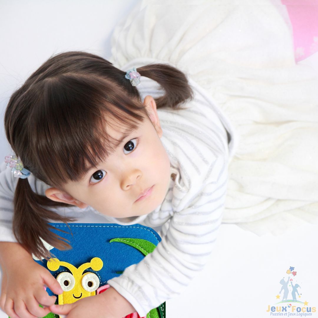 jeu-bebe-1-an-puzzle-bebe-stimulation-sensoriel-approche-Montessori-éducative