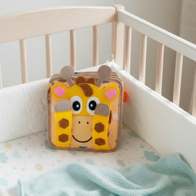 le livre pour enfant Mme Girafe fait des coucou à ébé-jeux Focus