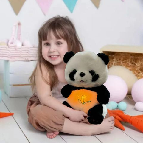 une petite fille parle avec sa peluche qui respire panda