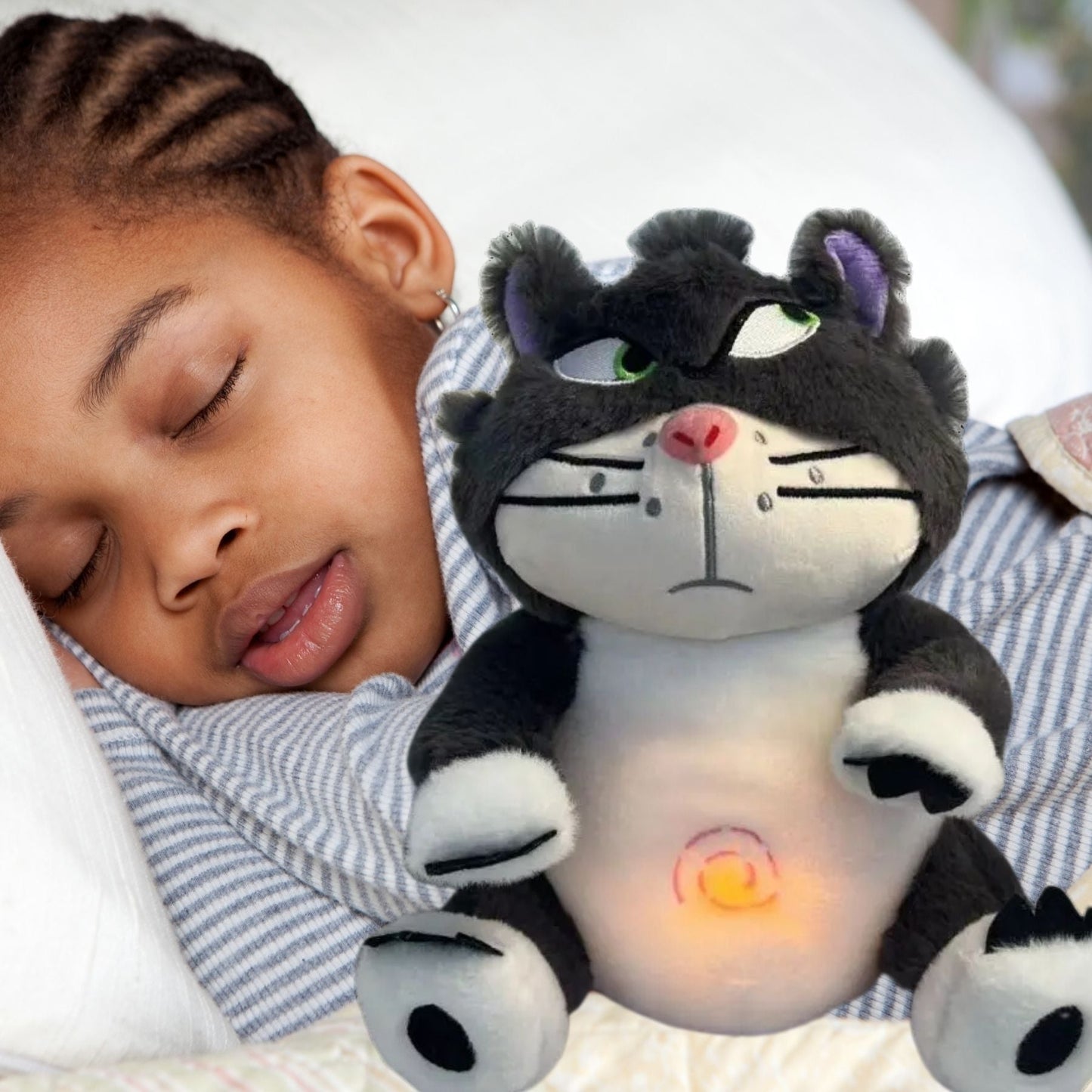 dort paisiblement peluche qui respire, chat sans stress dort sereinement