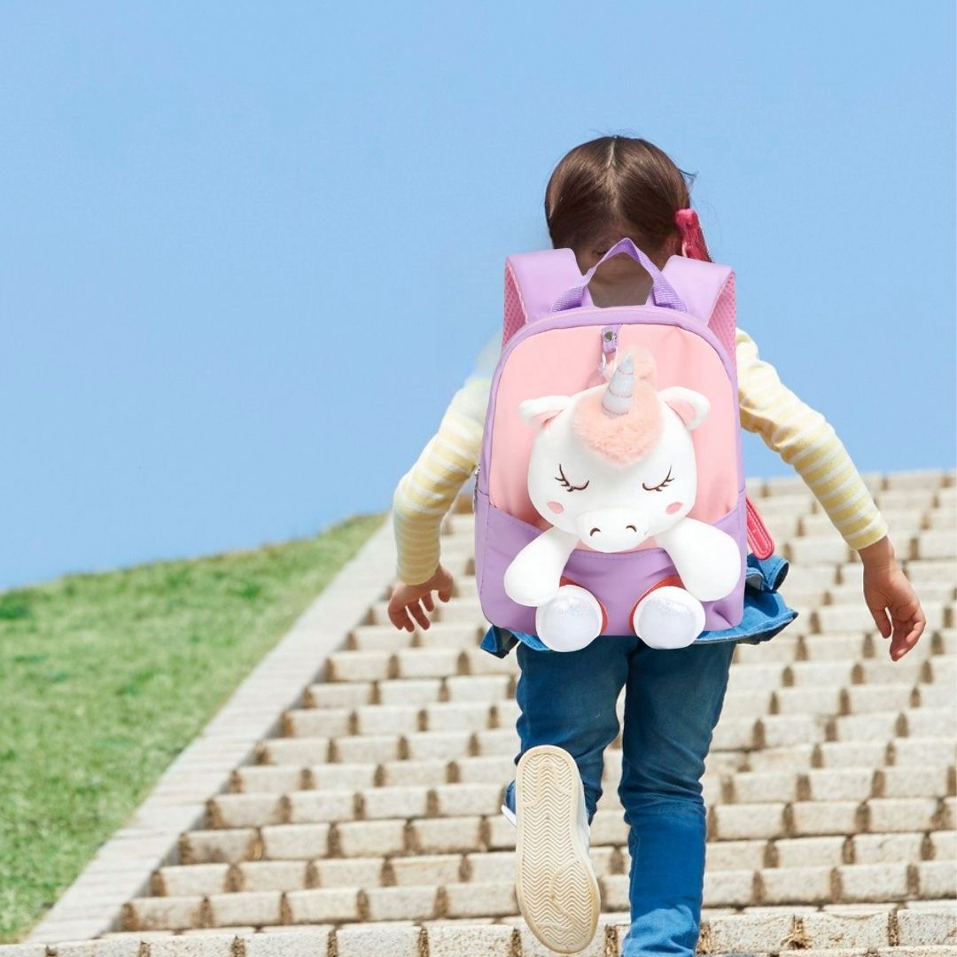 sac-a-dos-maternelle-cartable-peluche-licorne-magique-petits-enfants