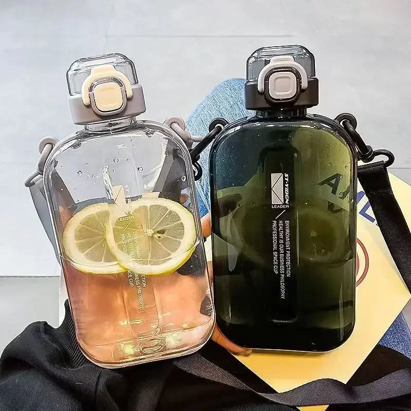 GOURDE-ENFANT-graduée-sans-paille-remplissable-écologique-carrée-comme-un-flasque-de-gin