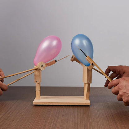 jeu de société à 2 joueur  qui fait une animation endiablé avec l'effet surprise de ballon crevé c est un jeu gagnant pour tous vos partys