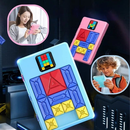 une femme joue sur son jeu de logique casse tête rose et un ado jou sur le modèle bleu