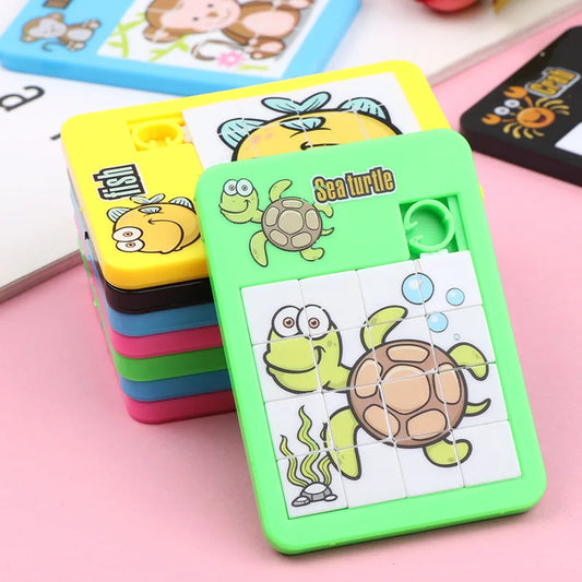 Puzzle coulissant en plastique 4 x 4 carrés 