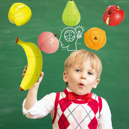 un enfant de 4 ans choisit de faire le Rubiks Cube puzzle 3D BANANE 