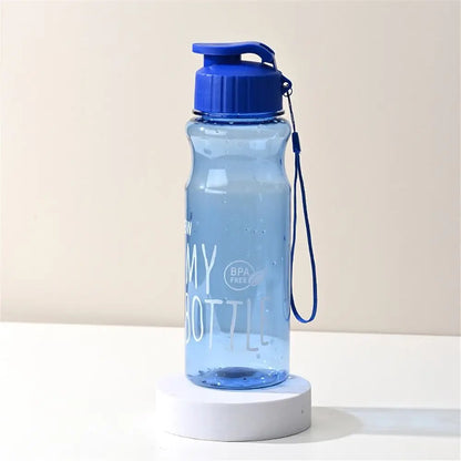 Bouteille d'eau multicolore en plastique de grande capacité