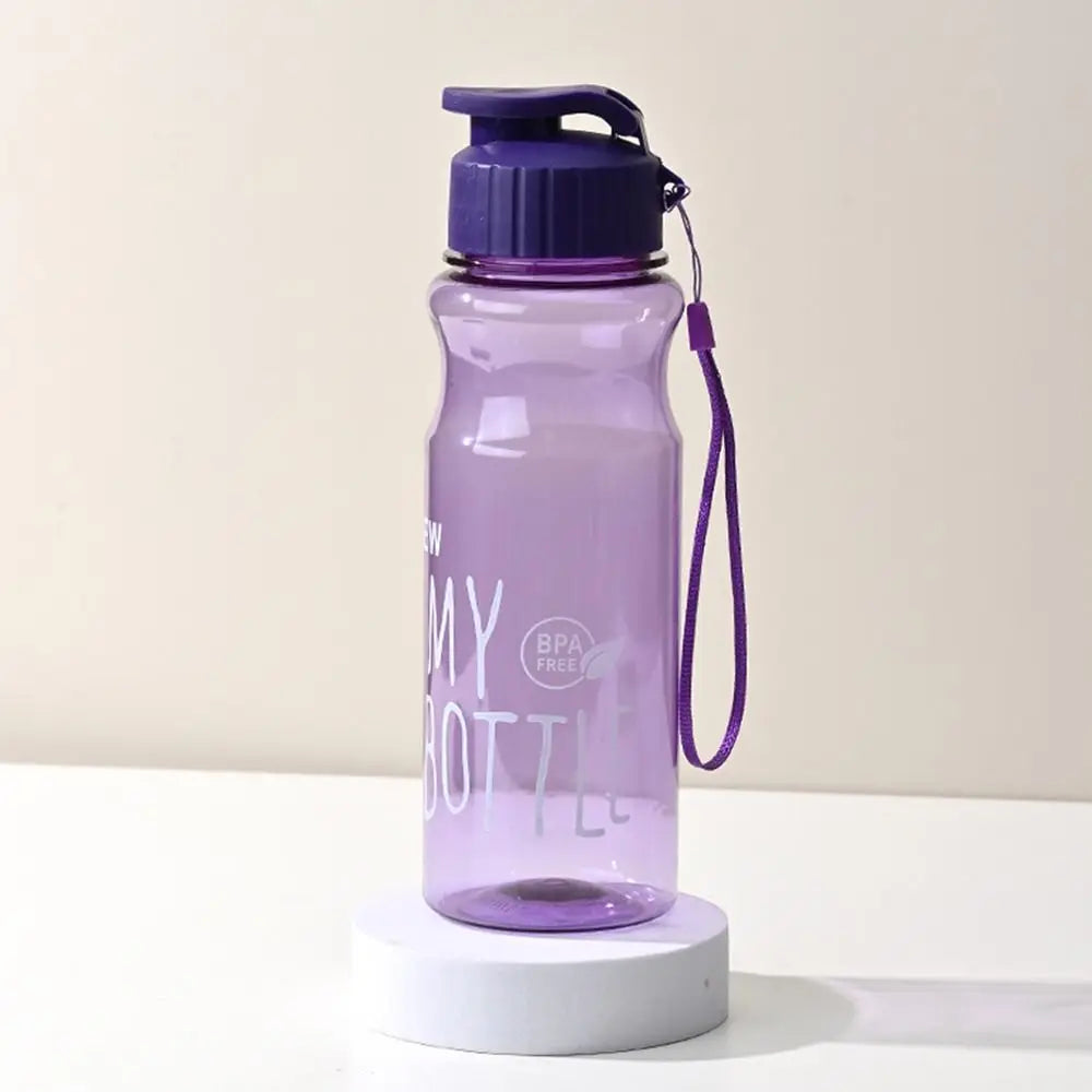 Bouteille d'eau multicolore en plastique de grande capacité