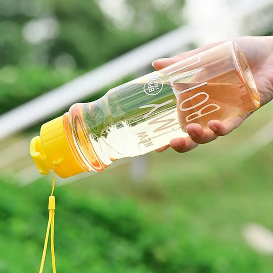 Bouteille d'eau multicolore en plastique de grande capacité