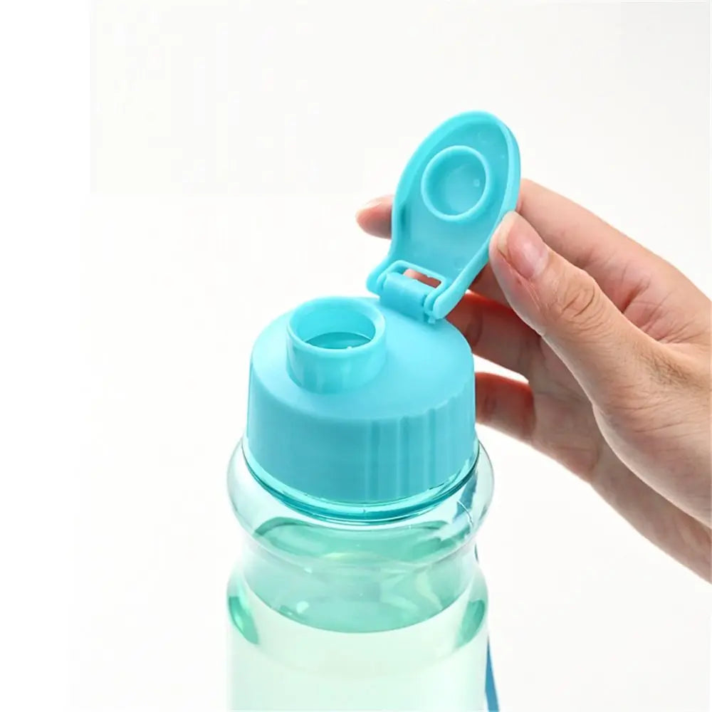 Bouteille d'eau multicolore en plastique de grande capacité