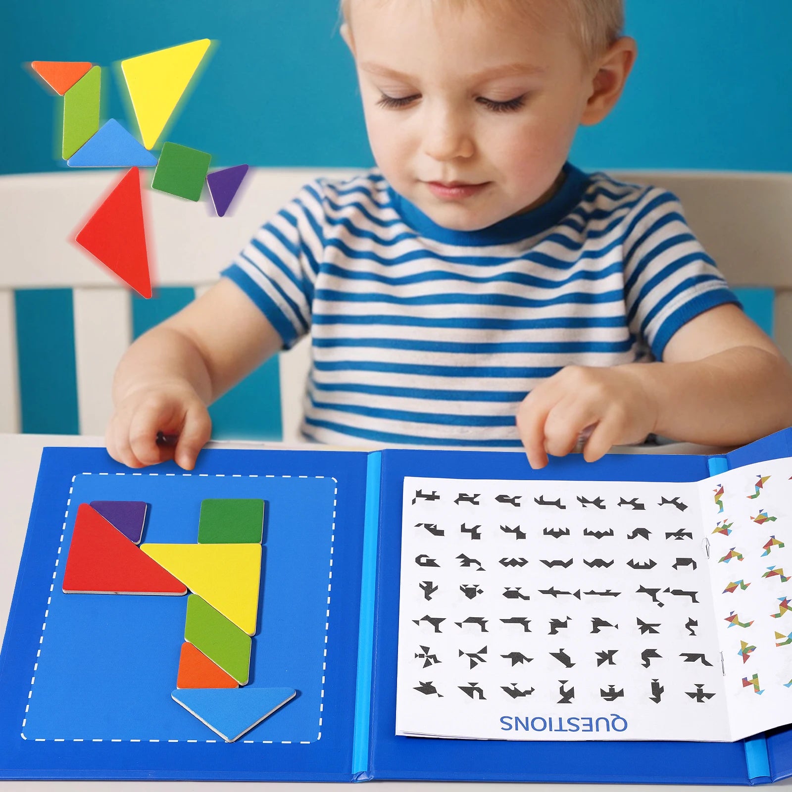un gamin joue au Tangram Montessori en déplacement son jeu magnétique maintient ses pièces sans les perdre avec plaisir et satisfaction personnelle