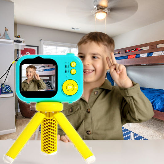 appareil photo numérique enfant parfait pour enregistrer des vidéo avec le trépied stable