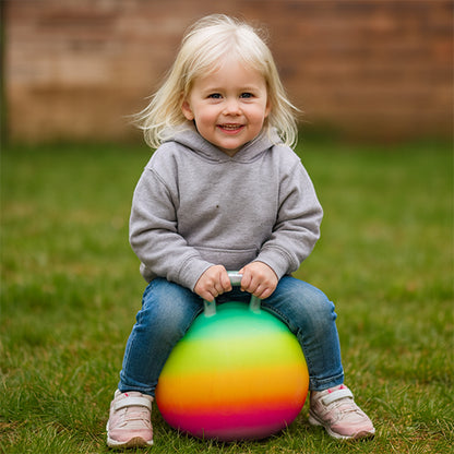 le ballon sauteur Bouncy ball est accessible aux plus jeunes dès l'âge de 3 ans