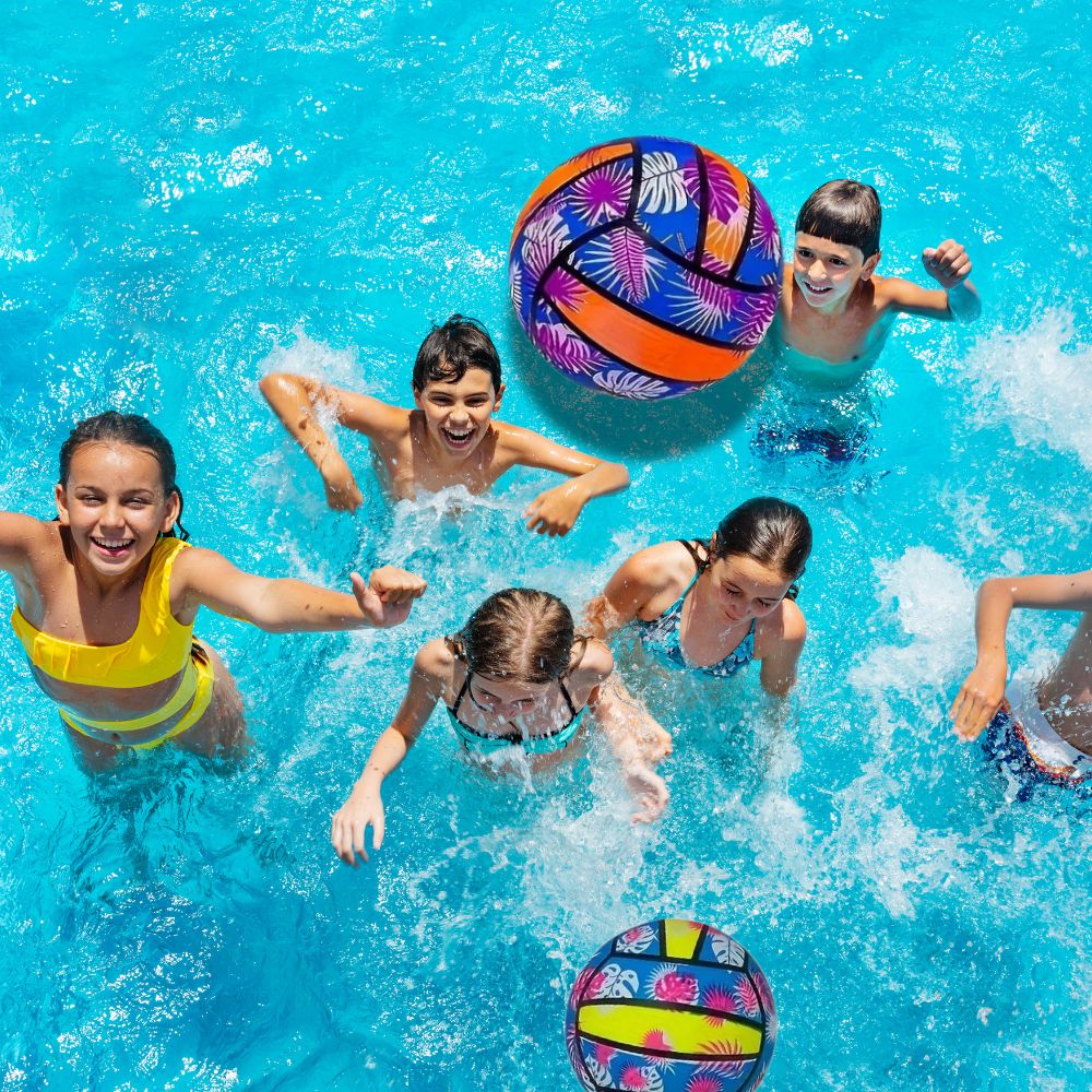jouer tout l té au ballon volley à extérieur, dans la piscine, à la page voire PARTOUT