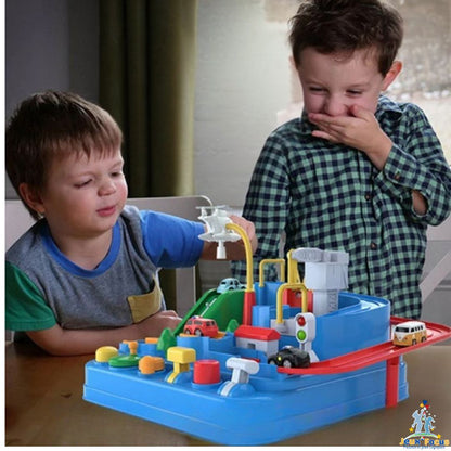 2 jolis garcons de 4 ans s'amusent follement sur le circuit voiture enfant 3ans quil a depuis déjà 2 ans sans se lasser.