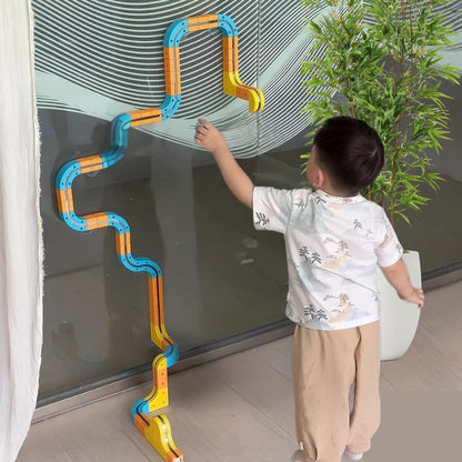 faite rouler vos voitures aimantées sur les murs et le plafond avec le circuit voiture enfant le plus hot de l'heure!