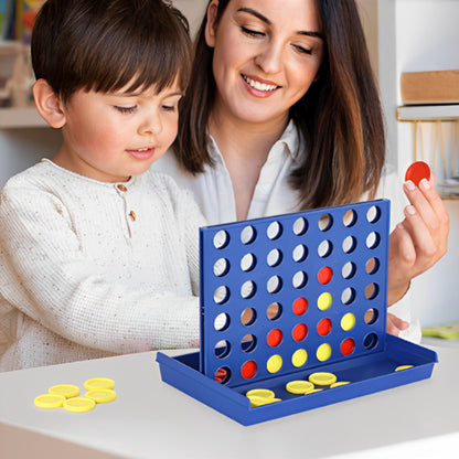un mère joue avec son fils lui montrant les règle du jeu de société Connect 4 avec ses stratégies gagnantes
