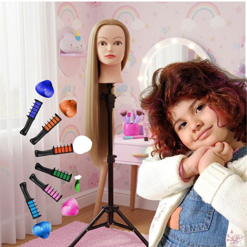 une fillette adore son nouveau jouet de coiffure la craie pour cheveux lui ouvre un large choix de création