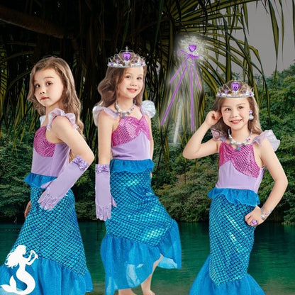 3 soeurs jumelles potent la même robe de déguisement sirène bleu et rose avec tous les accessoires dignes d'une reine