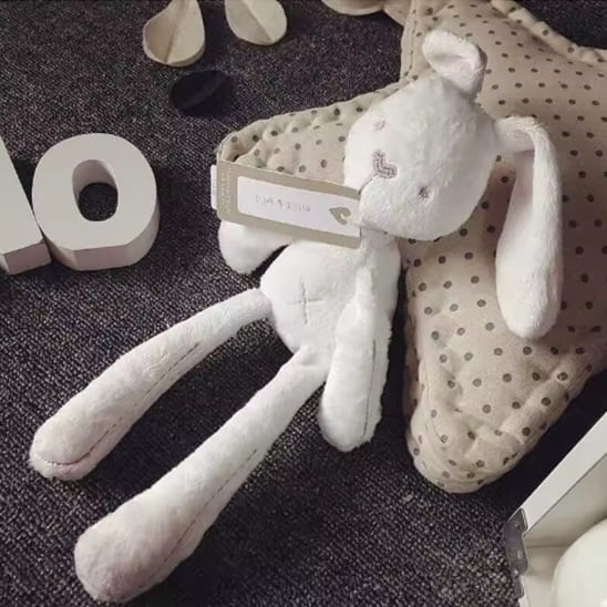 doudou-lapin-petit-transportable-longues-oreilles