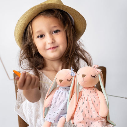 doudou-lapin-rose-jeu-creatif-symbolique-enfant