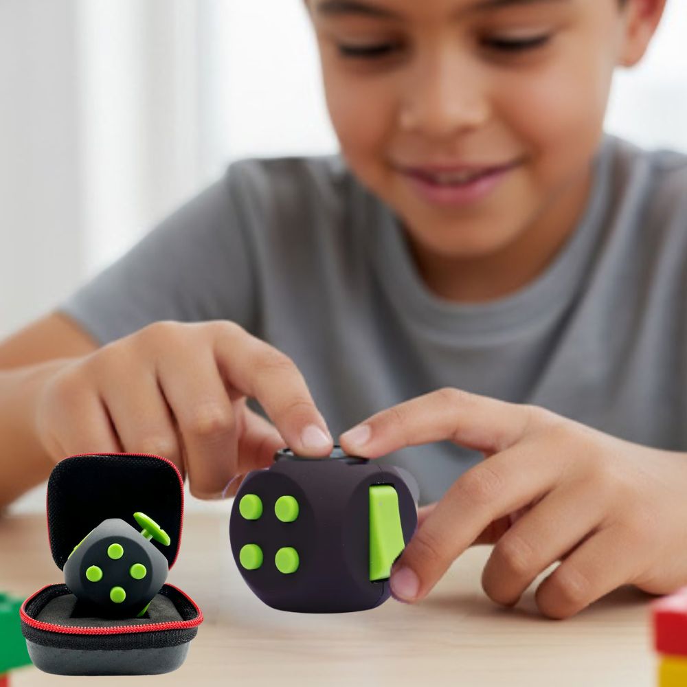calmer son anxiété avec un fidget cube noir et vert fluo