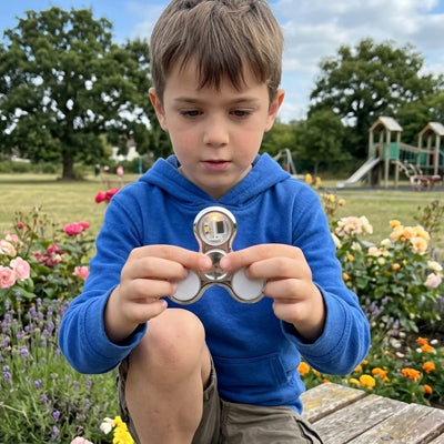 fidget spinner de bonne qualité avec roulement contre poids couleur argent avec LED