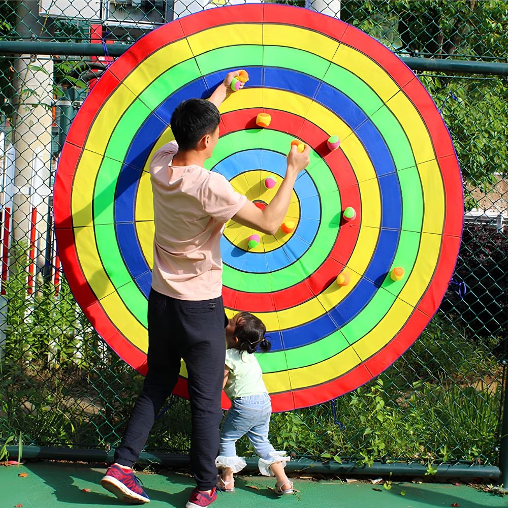 jeu de Cible flechettes  géant   2mètres rempli de couleurs vives la Kermesse qui attire les joueurs de loin