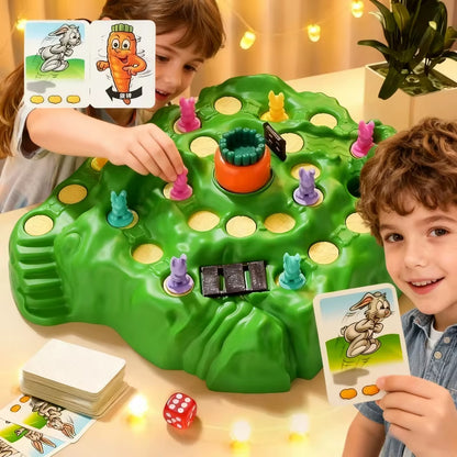 un frère et sa soeur joue calmement au jeu de société 4ans de pièges de lapin  nommé Lapin-Carotte 