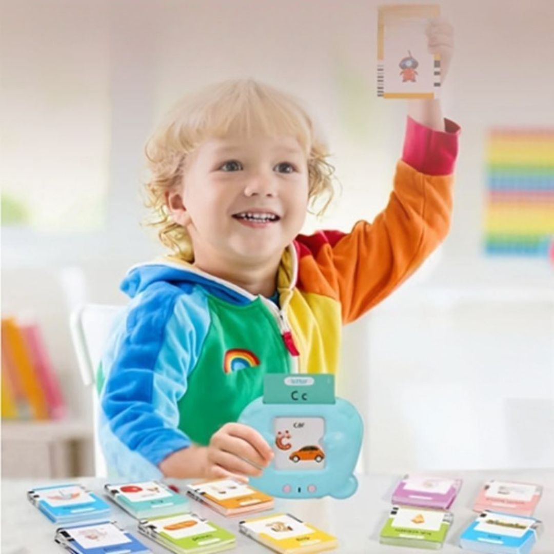 un garçon répond rapidement  aux jeux pour apprendre l'anglais Magie-Mots de Jeux-Focus.com