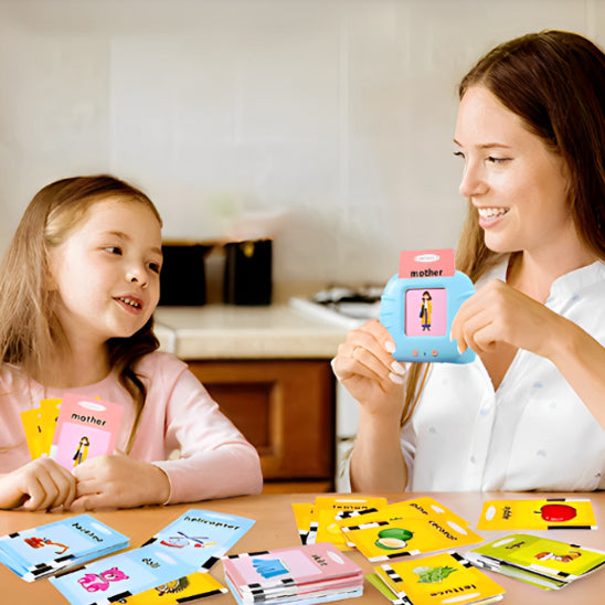 une mère révise avec sa fille aux jeux pour apprendre l anglais version espagnol et allemand