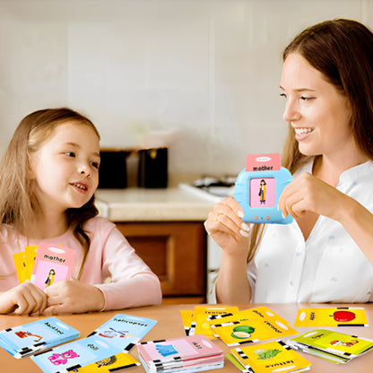 une mère révise avec sa fille aux jeux pour apprendre l anglais version espagnol et allemand