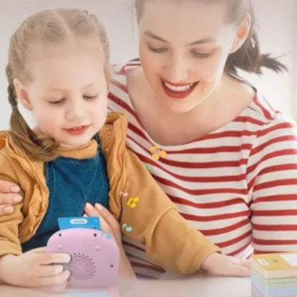 une mère joue avec sa fille à magie-mots les jeux pour apprendre l'anglais de la boutique jeux-focus