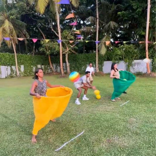 jeux pour kermesse familliale de tous âges les culottes extra grandes pour attrapper le plus de ballons et balles possible