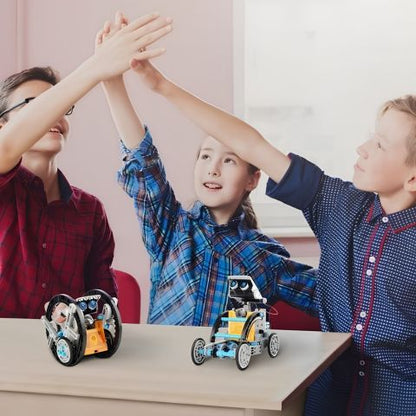 3 ado fiers de leurs nouvelle invention robot