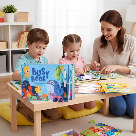 une mère avec ses 2 enfant ans leurs livres pour enfant Les Océans