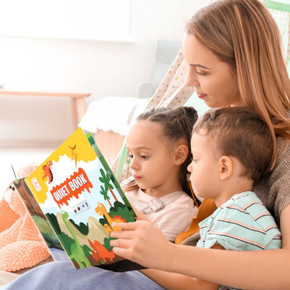 une mère lit un des 6 livres pour enfant de la collection busy book de jeux-focus.com