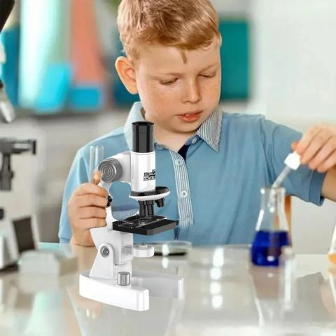 Microscope optique enfant permet de développer ses passions et sa concentration