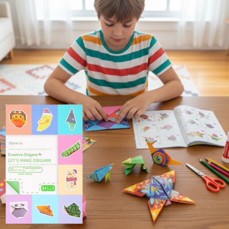 un garçon de 10 ans avec du papier pour oigami et des plans de travail concentré