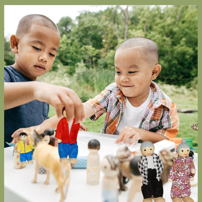 Poupée - Famille Happy poupées de bois miniatures (3 nationalités)👨‍👩‍👧‍👦 - JEUX - FOCUS