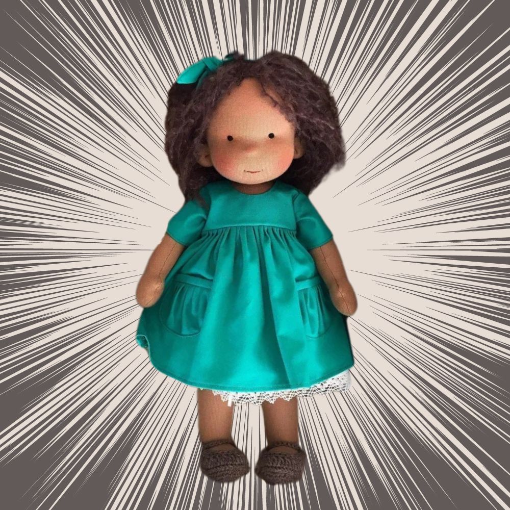 Poupée noire pâle de type métissé en chiffon 