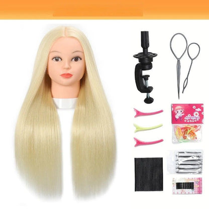 un cadeau à offrir a une jeune fille pour Noel la tete a coiffer blonde pré-maquillée