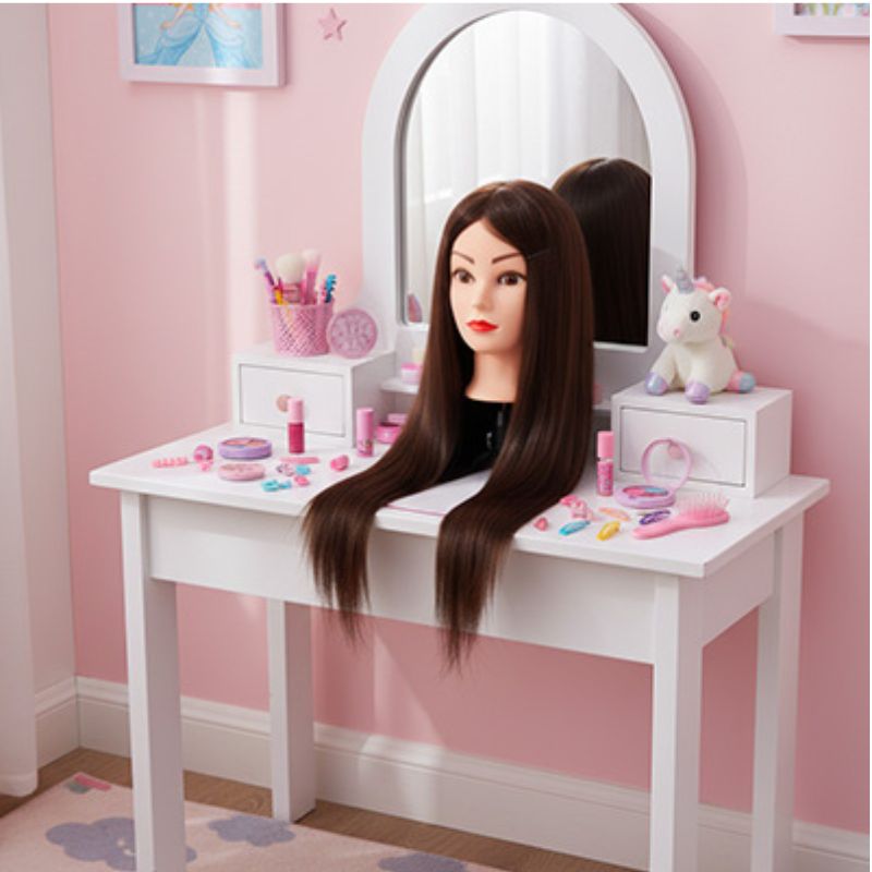 installer lui un coin pour la coiffure et l esthétique avec sa tete a coiffer enfant 
et son coffre a maquillage beauté elle sera heureuse
