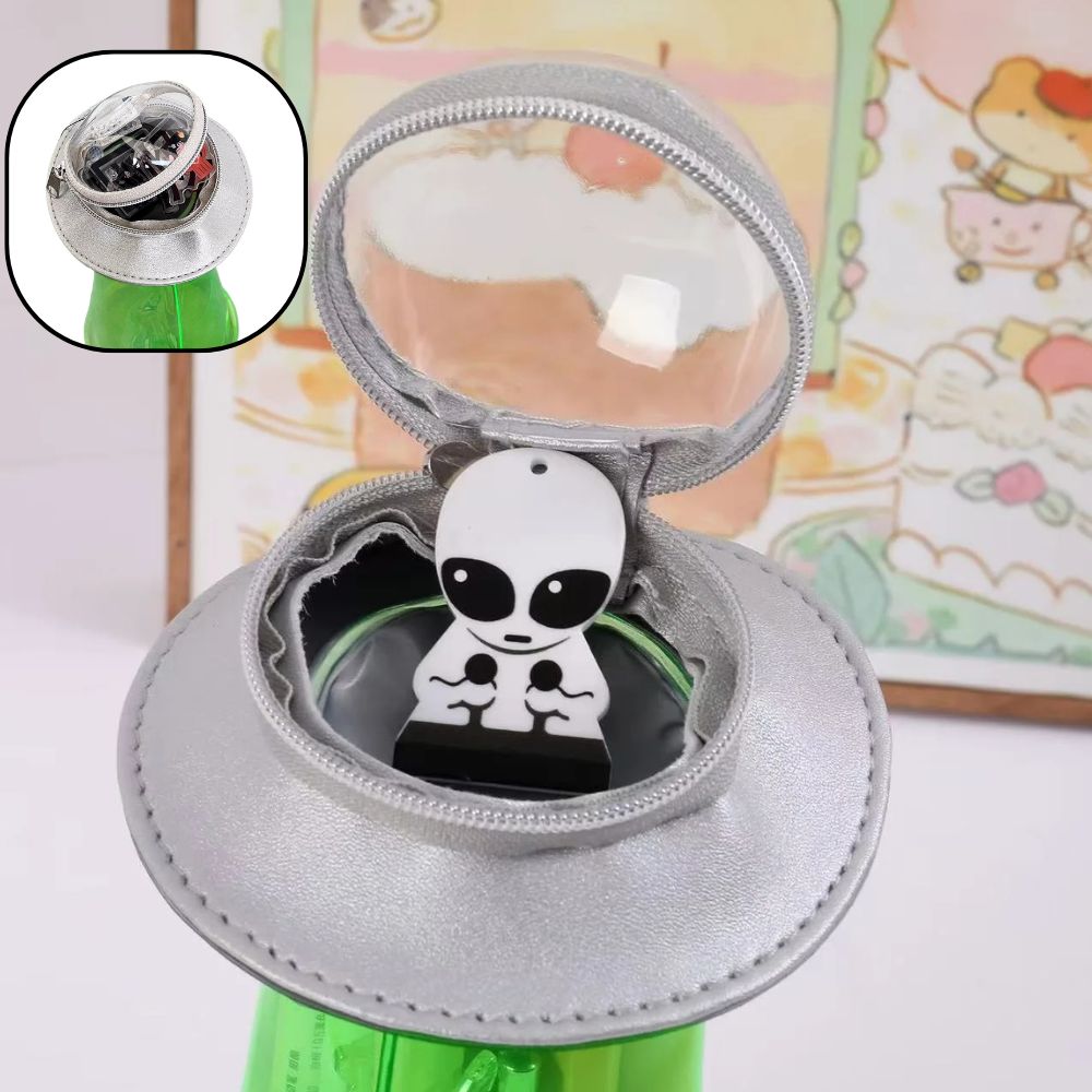 trousse d'école avec extra terrestre dans son ovni