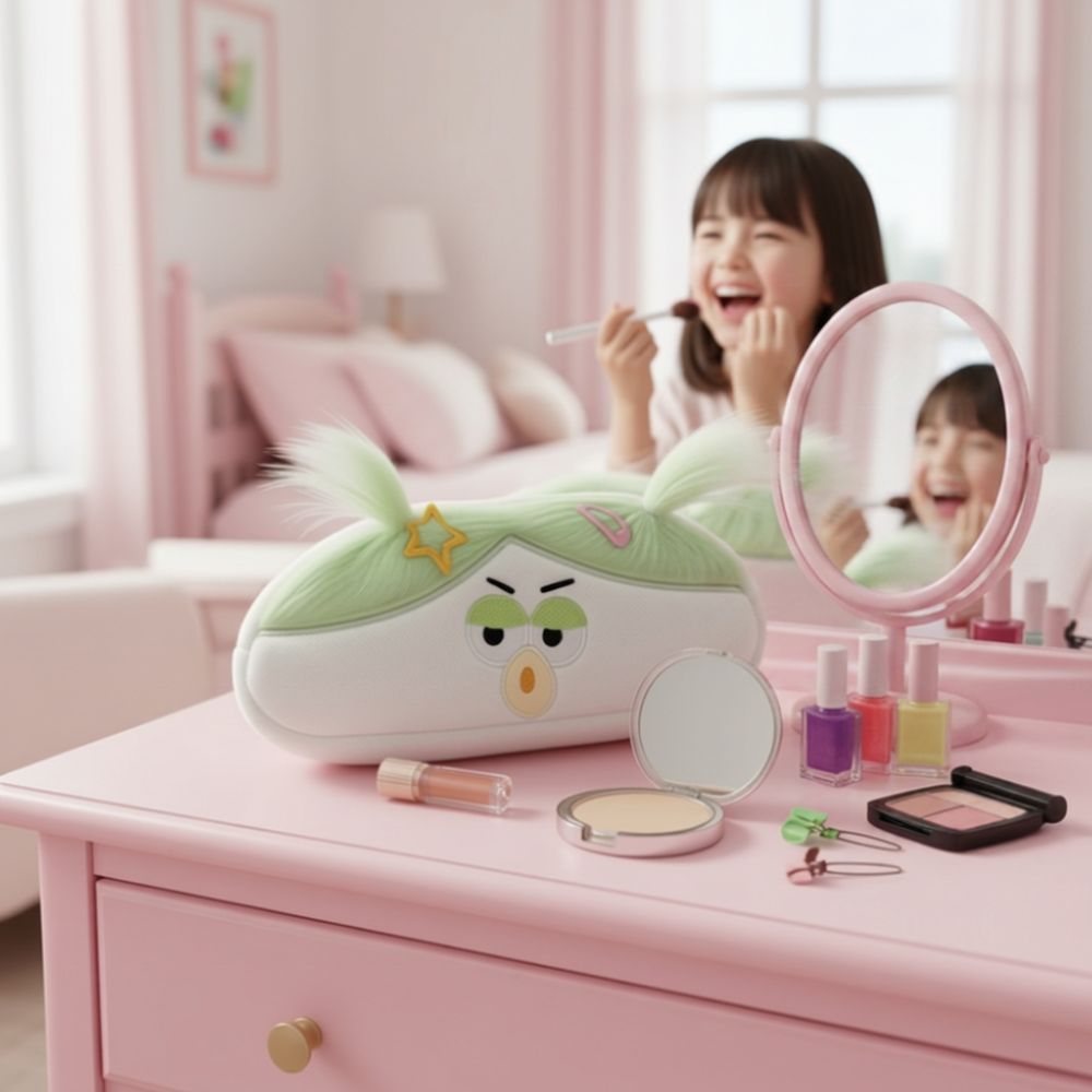 trousse pour ecole ou accessoires de beauté à ranger comme ses petits jouets à garder groupés
